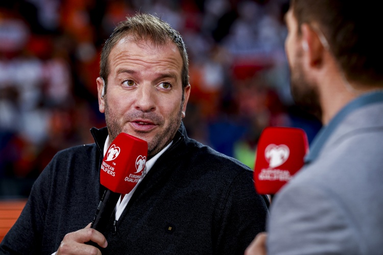 范德法特：汉堡对阵拜仁面临着艰巨的任务，丢球少于5个就算不错